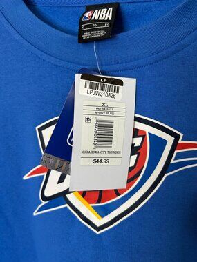 NWT Oklahoma City Thunder Blue Crewneck Sweatshirt NBA Men's XL MSRP $44.99